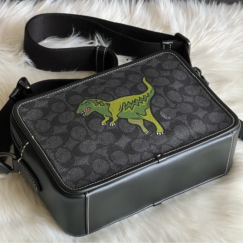 💰SOLD - CF076 - Coach Charter Crossbody 24 Signature Canvas with Rexy - Picture 6 of 13